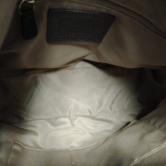 ❤️COACH Chelsea Tricolor Turnlock 10143 Brown signature Purse - Picture 8 of 9